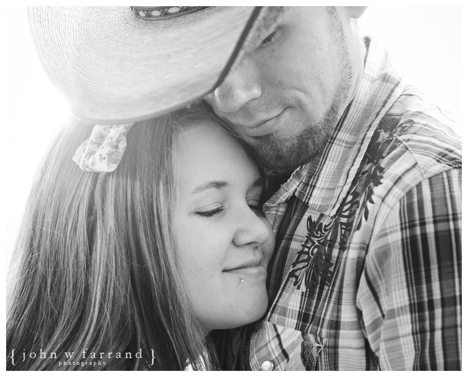 Andrew_Taryn_Bakersfield_Engagement_Photography_014.jpg