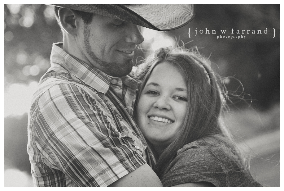 Andrew_Taryn_Bakersfield_Engagement_Photography_021.jpg