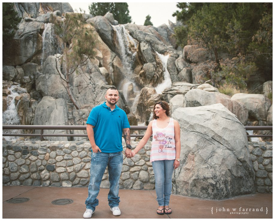 Disneyland-Engagement-Session_007.jpg